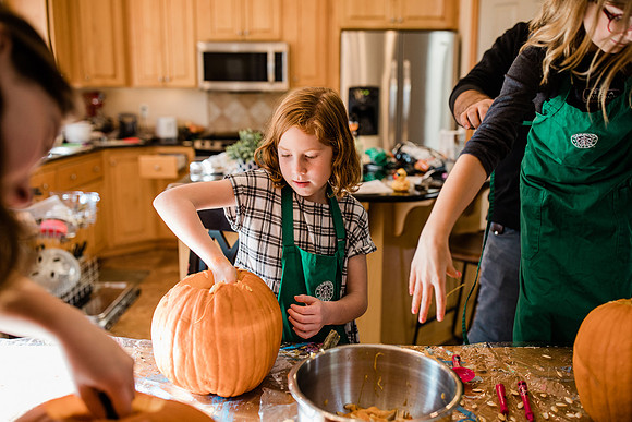 Oct22_PumkinCarving-2