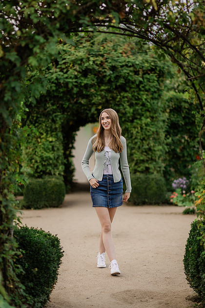 Girl senior at Fort Vancouver