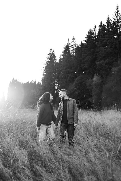 Family of 4 with teens in a field in Vancouver, WA in the Fall