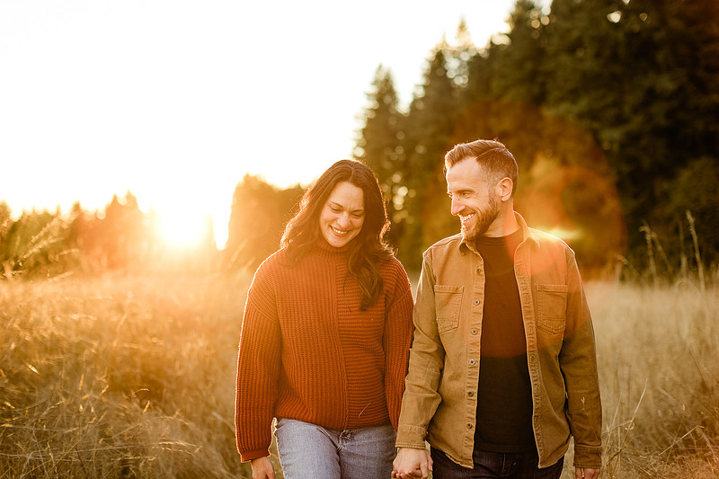 Family of 4 with teens in a field in Vancouver, WA in the Fall