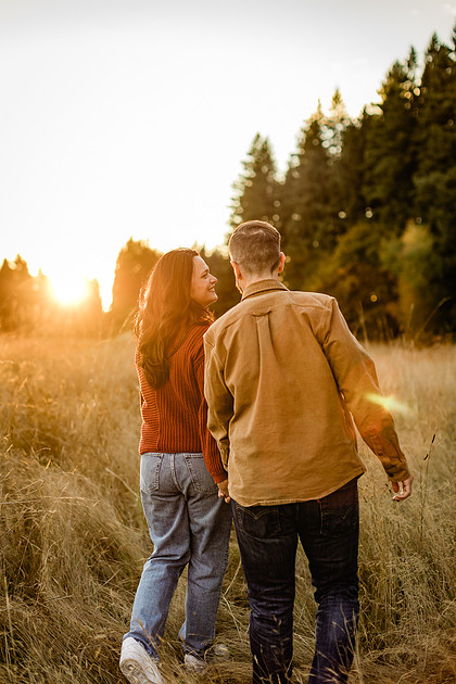 Family of 4 with teens in a field in Vancouver, WA in the Fall