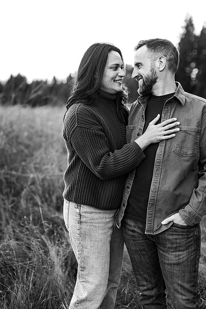 Family of 4 with teens in a field in Vancouver, WA in the Fall