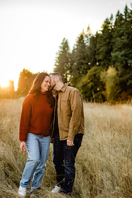 Family of 4 with teens in a field in Vancouver, WA in the Fall
