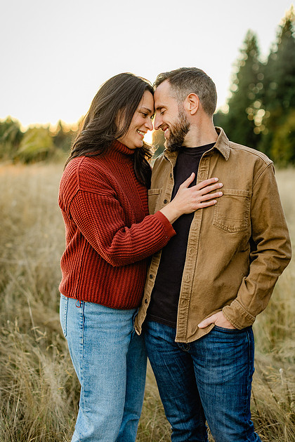 Family of 4 with teens in a field in Vancouver, WA in the Fall