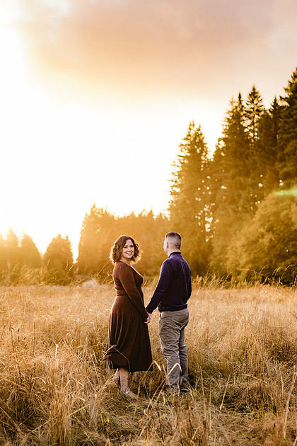 family of 4 with twin girl toddlers in Vancouver, WA during Fall