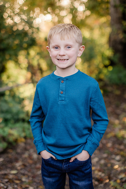 Family of 5 in the Fall in Vancouver, WA