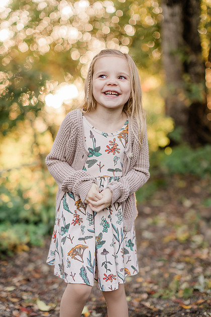 Family of 5 in the Fall in Vancouver, WA