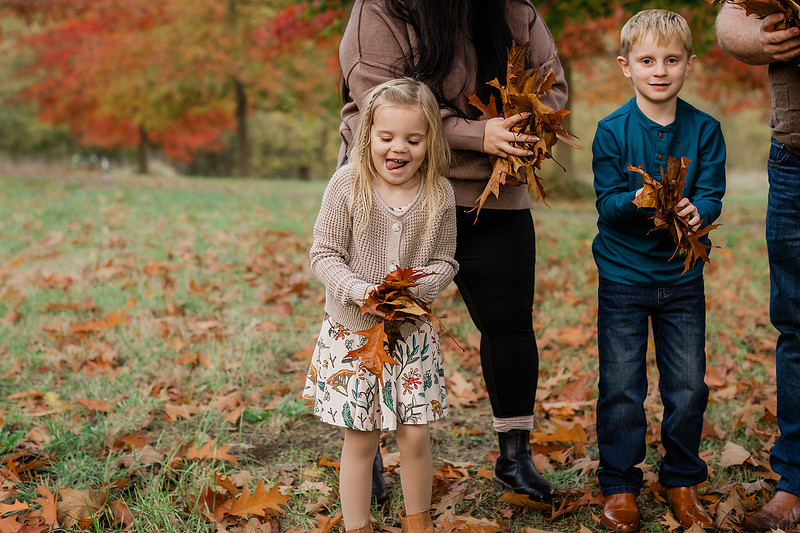 Family of 5 in the Fall in Vancouver, WA