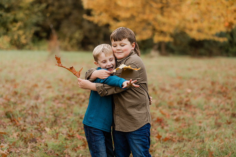 Family of 5 in the Fall in Vancouver, WA