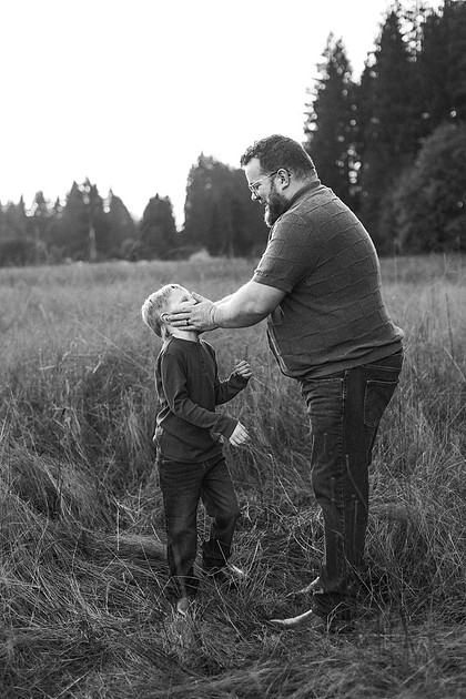 Family of 5 in the Fall in Vancouver, WA