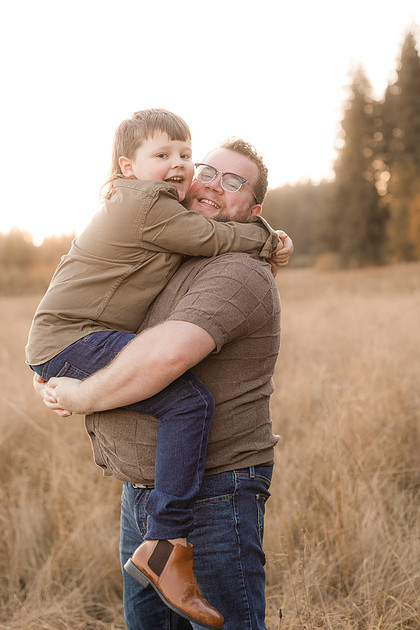 Family of 5 in the Fall in Vancouver, WA
